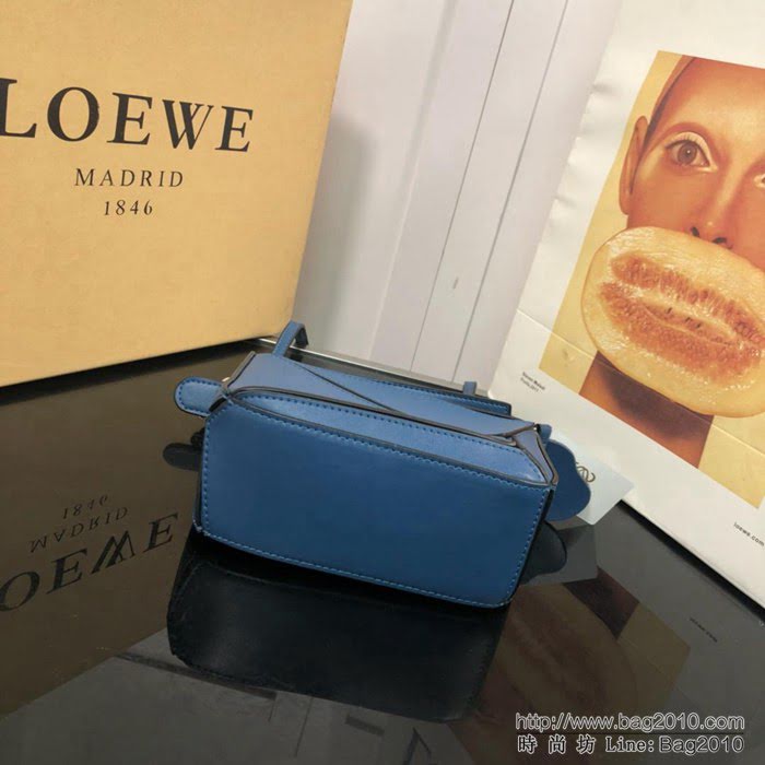 LOEWE羅意威 聖誕明星款 進口小牛皮 mini puzzle手提肩背包 86手提肩背斜挎包68  jdl1206